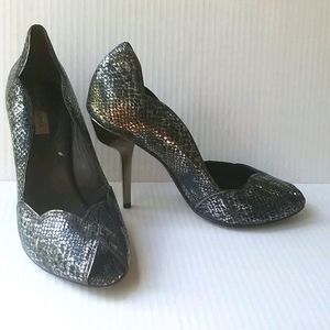 SIZE 8 "BCBGMAXAZRIA LEATHER SHOES
